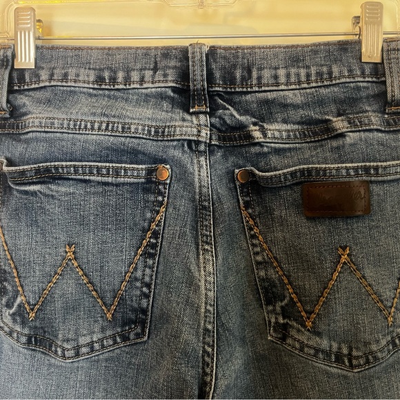 (SOLD) BOY'S WRANGLER RETRO® Relaxed BOOTCUT JEAN, Blue, Size 18 - Picture 8 of 16